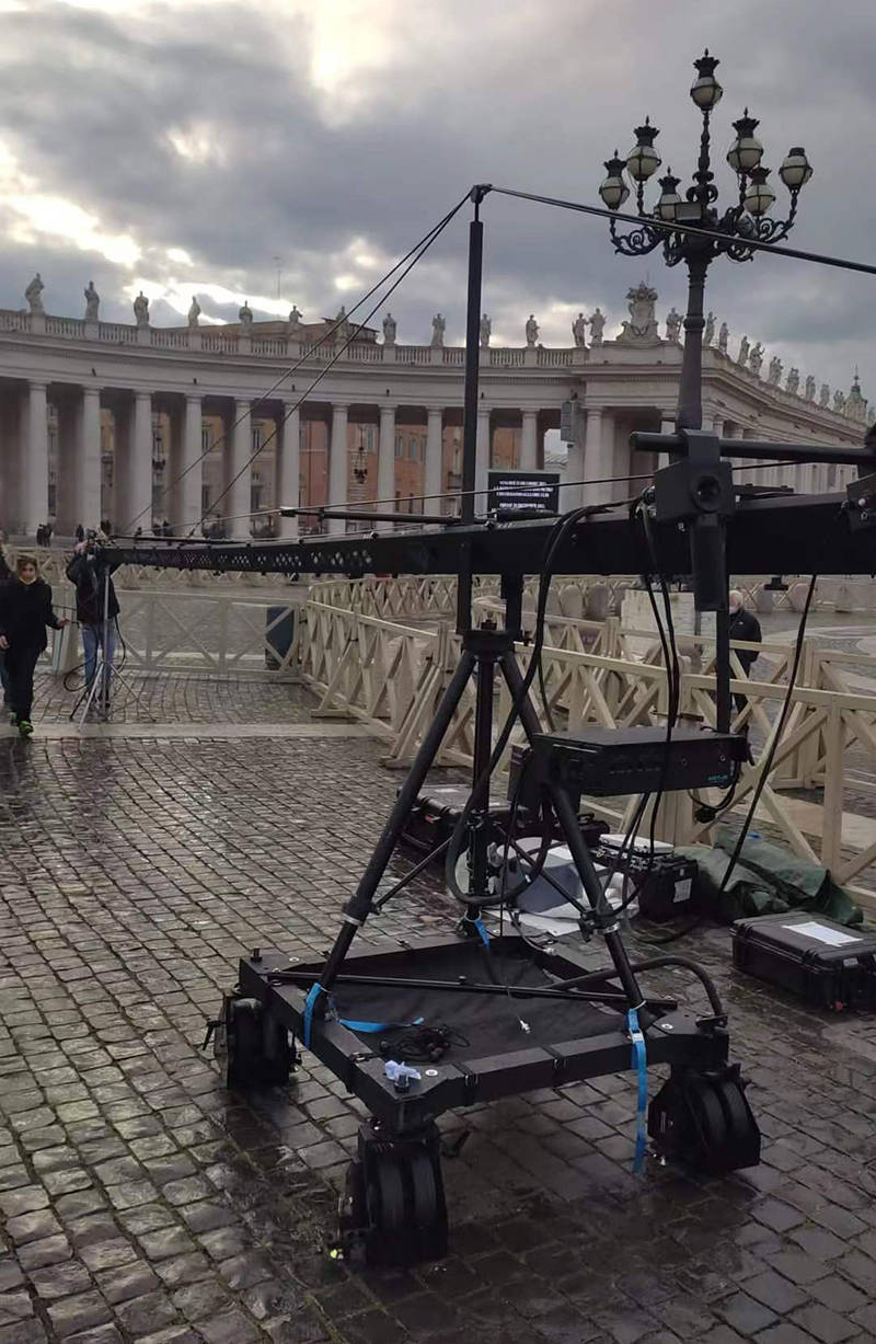 安迪摇臂用于圣彼得大教堂新年庆典活动