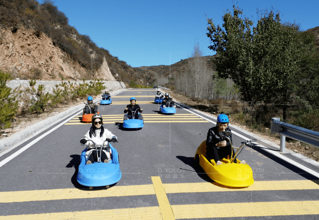 这样呼朋唤友解压又刺激的网红滑车 不玩个十次八次停不下来