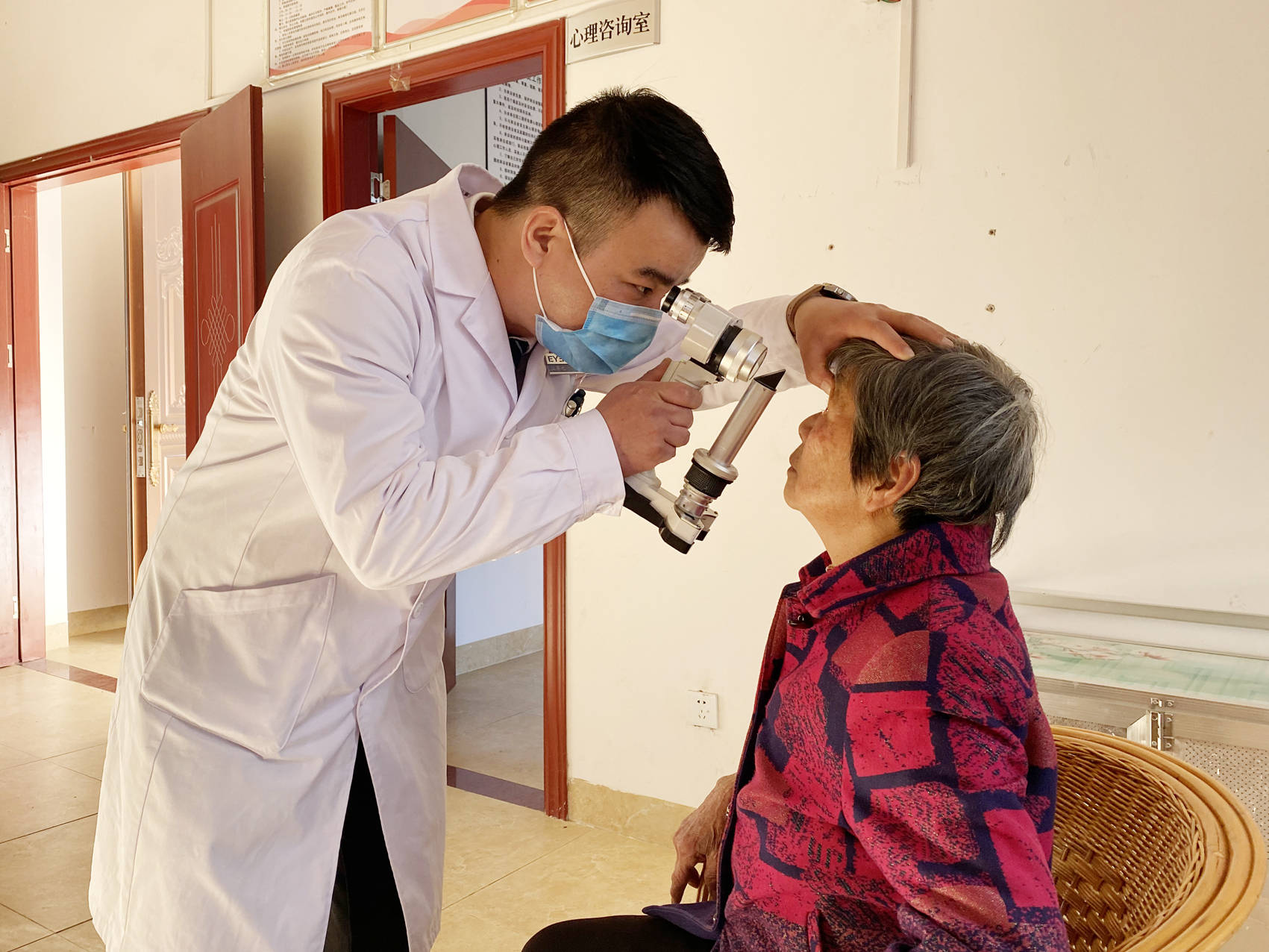 服务到家——龙岩爱尔眼科用行动诠释"爱的延伸"_手术_患者_检查