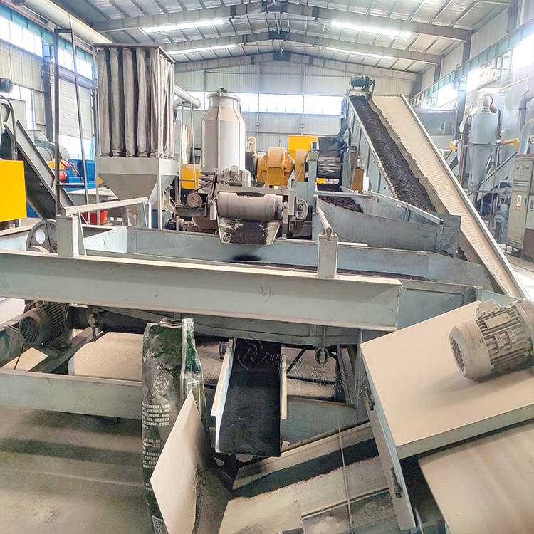 废旧轮胎胶粉机需要投资多少钱?_处理_设备_钢丝