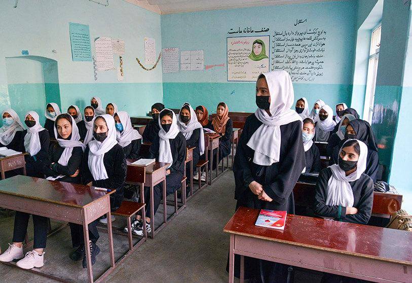 教育部在周三通知,在根据伊斯兰法和阿富汗文化制定计划之前,女子学校