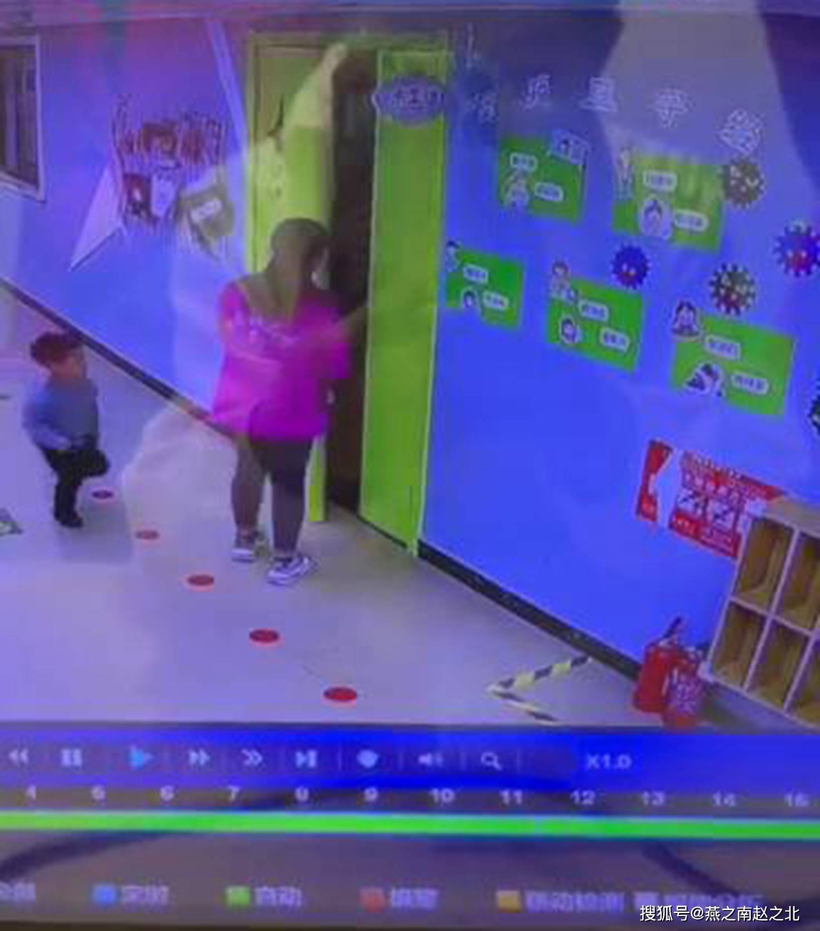 事件|保定一幼儿园老师被爆“冷暴力”，把3岁幼儿硬拖进“小黑屋”