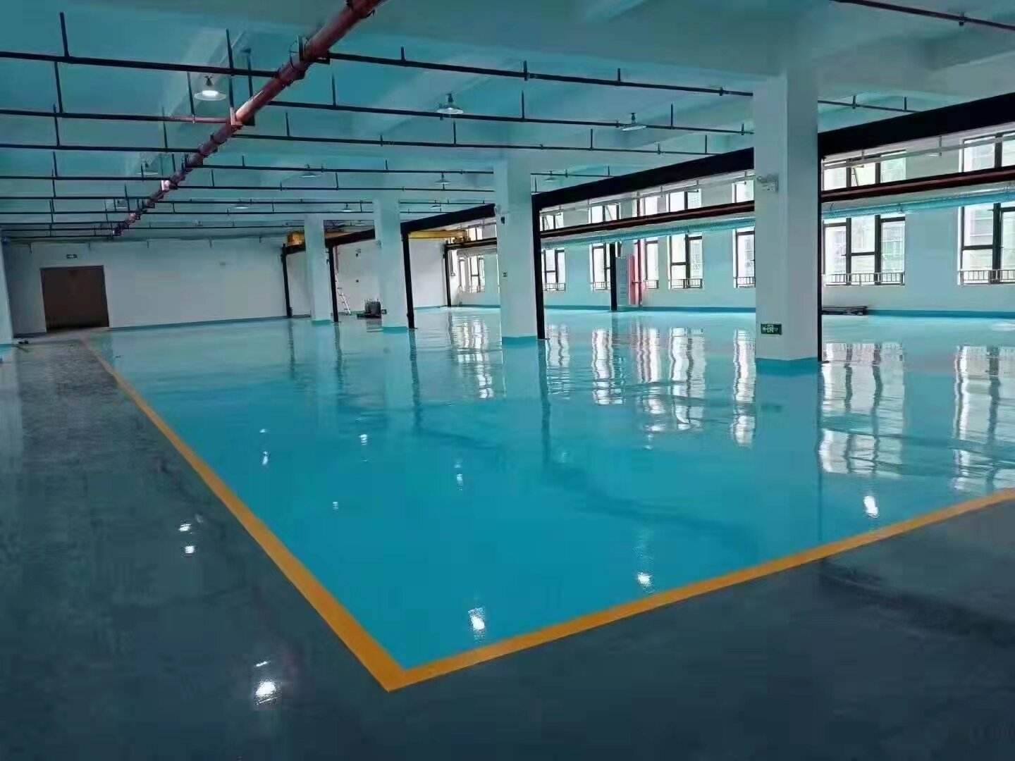 如何防止环氧树脂地坪漆变色?_颜料_施工_涂料