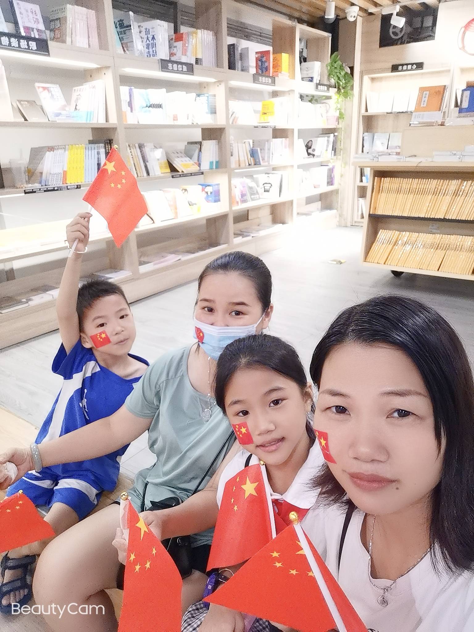 人气|第三届“奶糖叔叔杯”少儿主持人大赛 形象大使—— 李忠轩