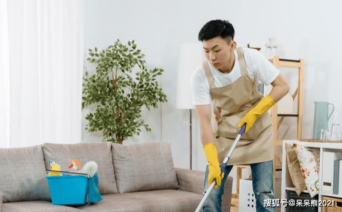 原创让男保姆离职因经常撒谎这个男保姆做得过分吗