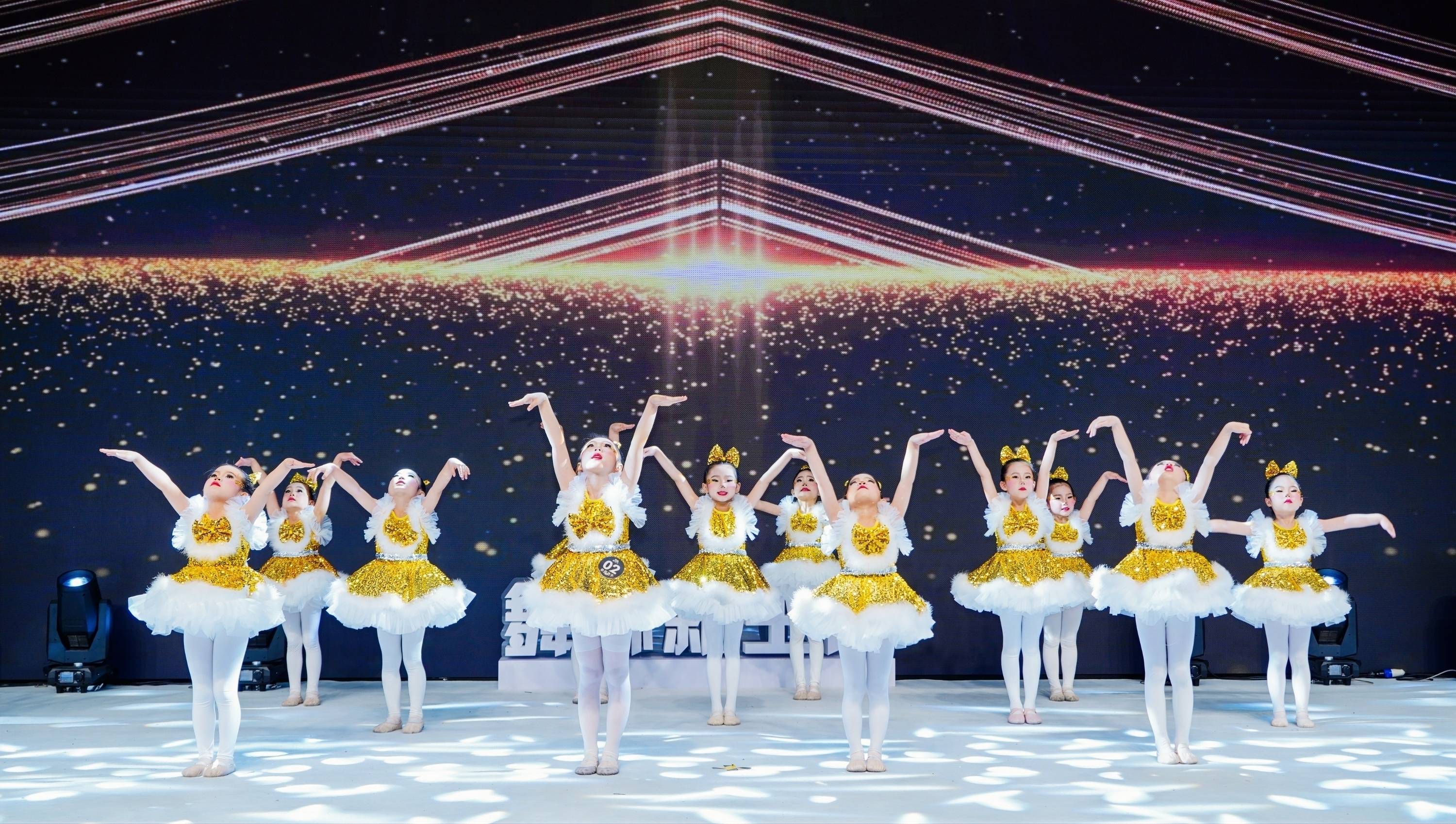 专访舞林新生代广州明星舞蹈团太空小狮子再接再厉更上一层楼