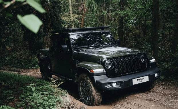 限量500台通过性一流jeep角斗士先行版正式交车