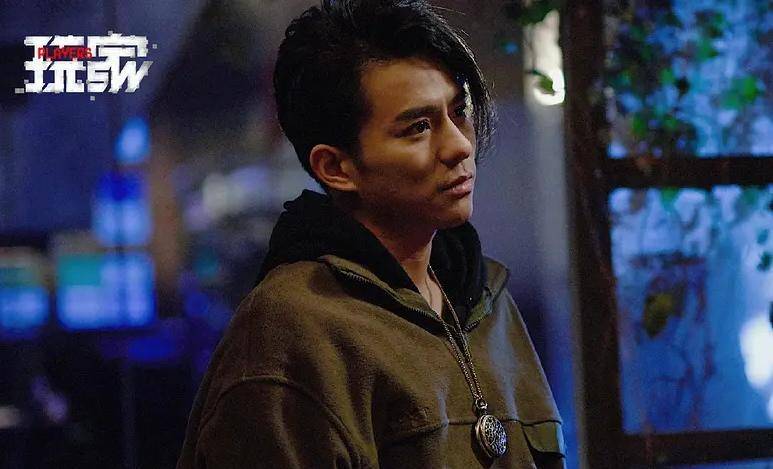 值得一提的是,这部剧的导演牛超,其代表作有《江照黎明》;编剧李佳颖