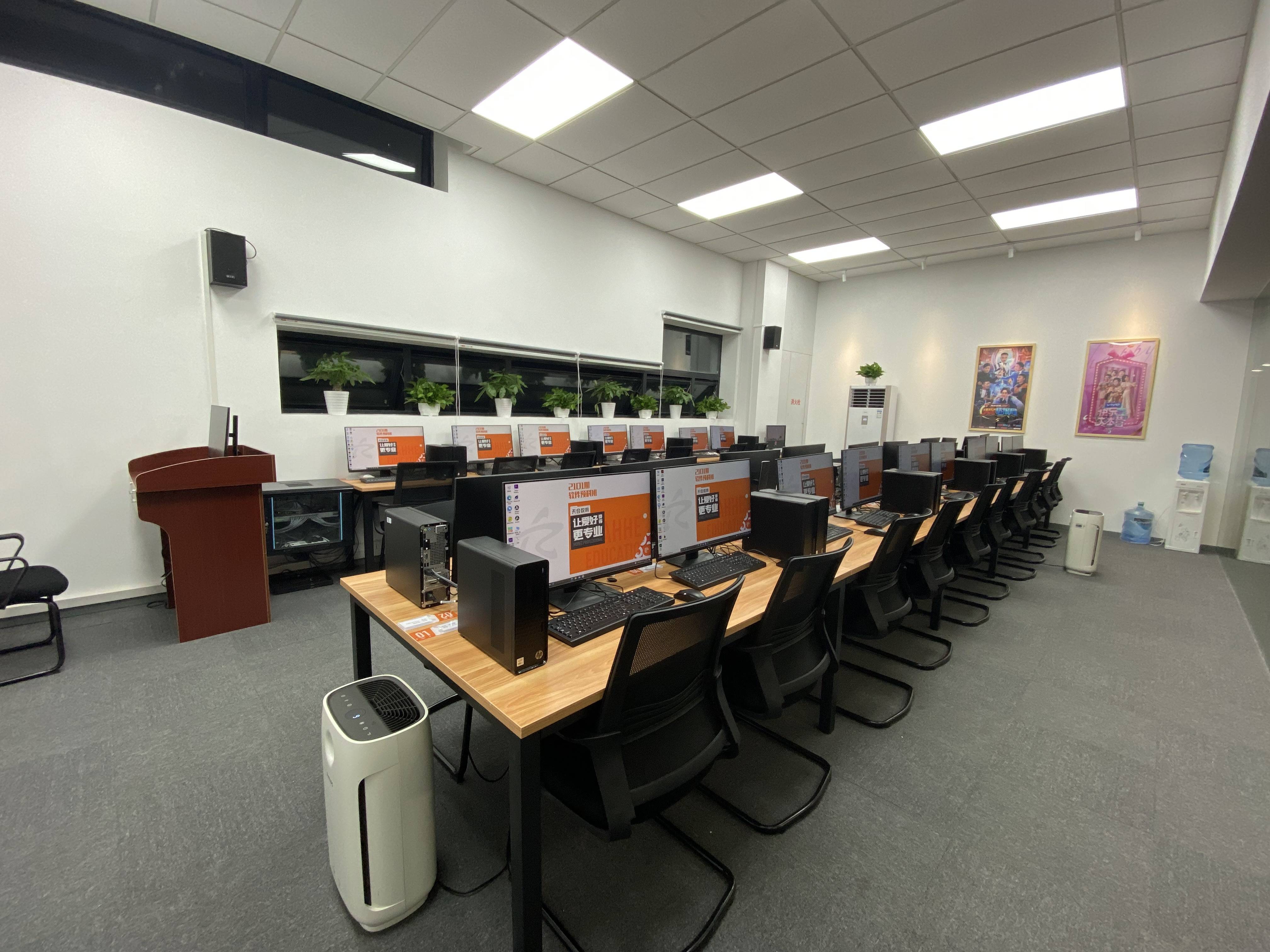 剪辑师要学多久_进行_影视后期_教育