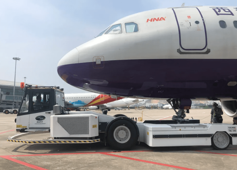 如何给机场牵引车安装遥控声光报警设备