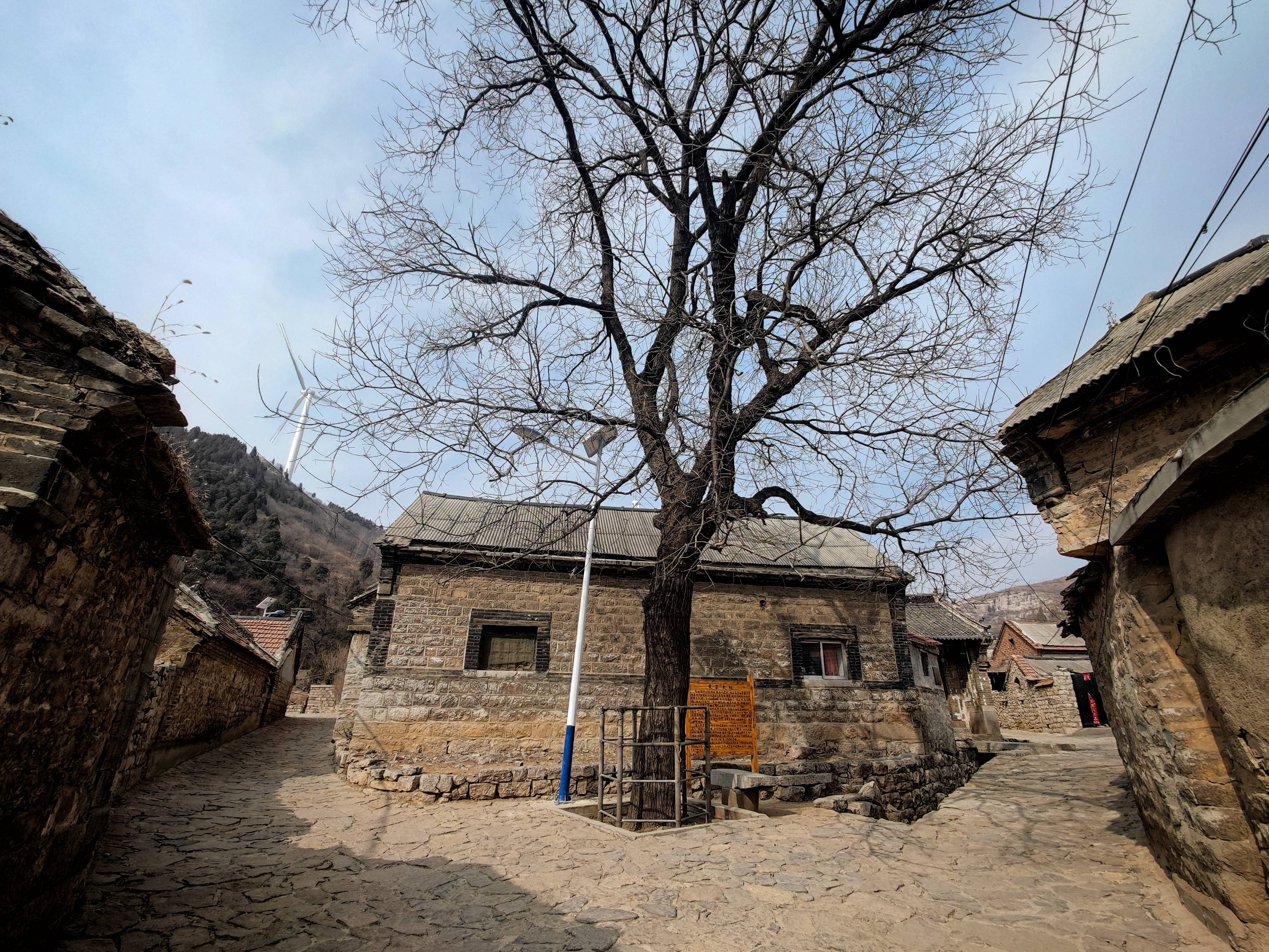 济南与淄博交界处有个以水出名的百年古村落村名也相当有意思