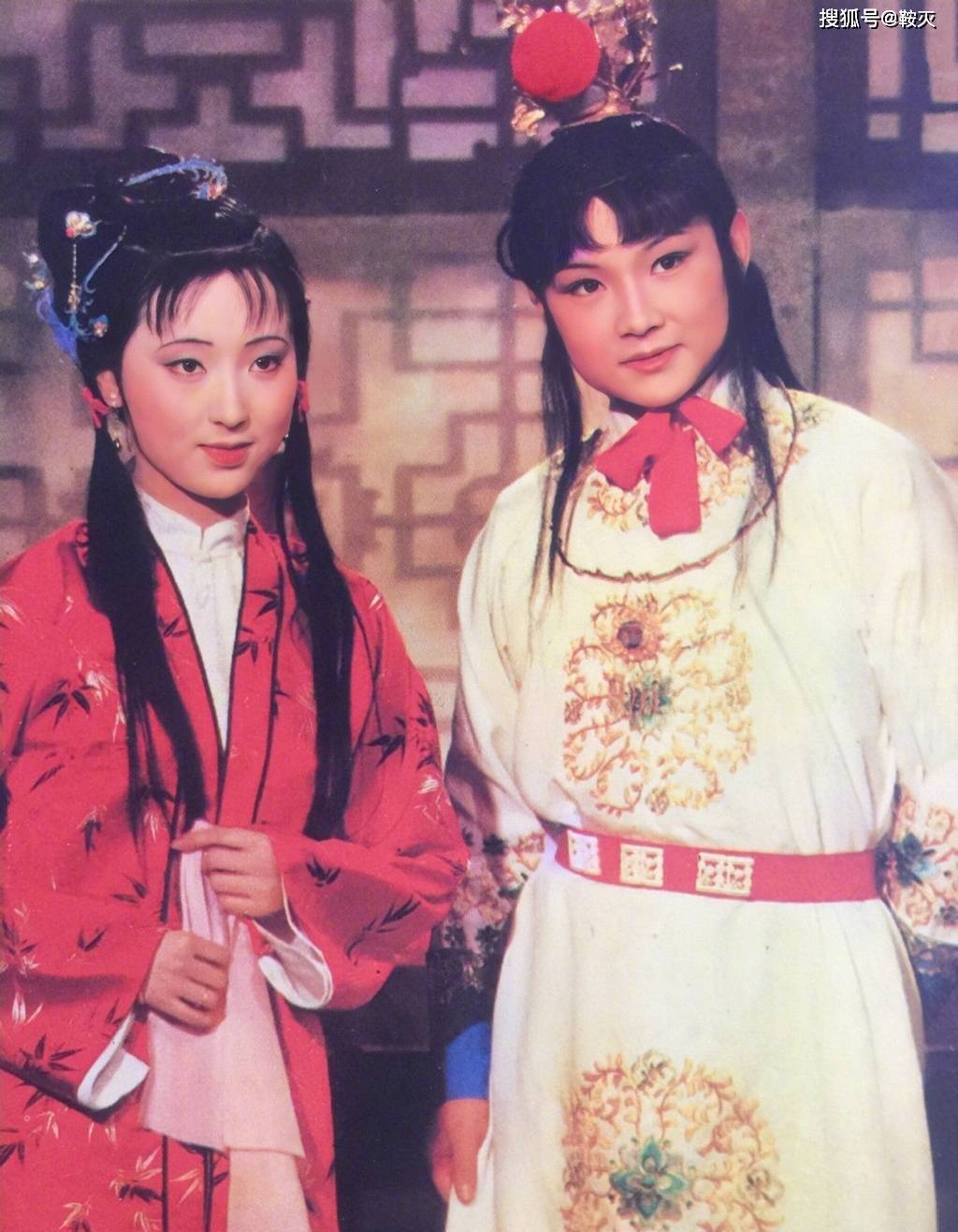 贾宝玉晒照片,纪念87版《红楼梦》35周年-搜狐大视野-搜狐新闻