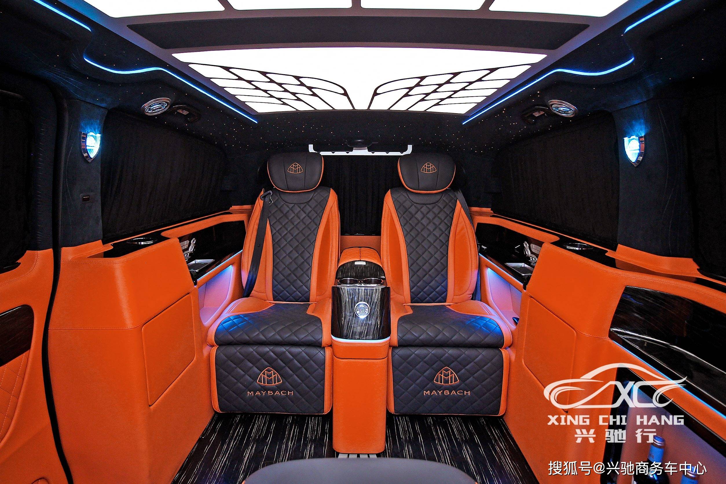 改装全隔断4 2座商务车内饰案例,打造奢华总裁移动会议室_搜狐汽车