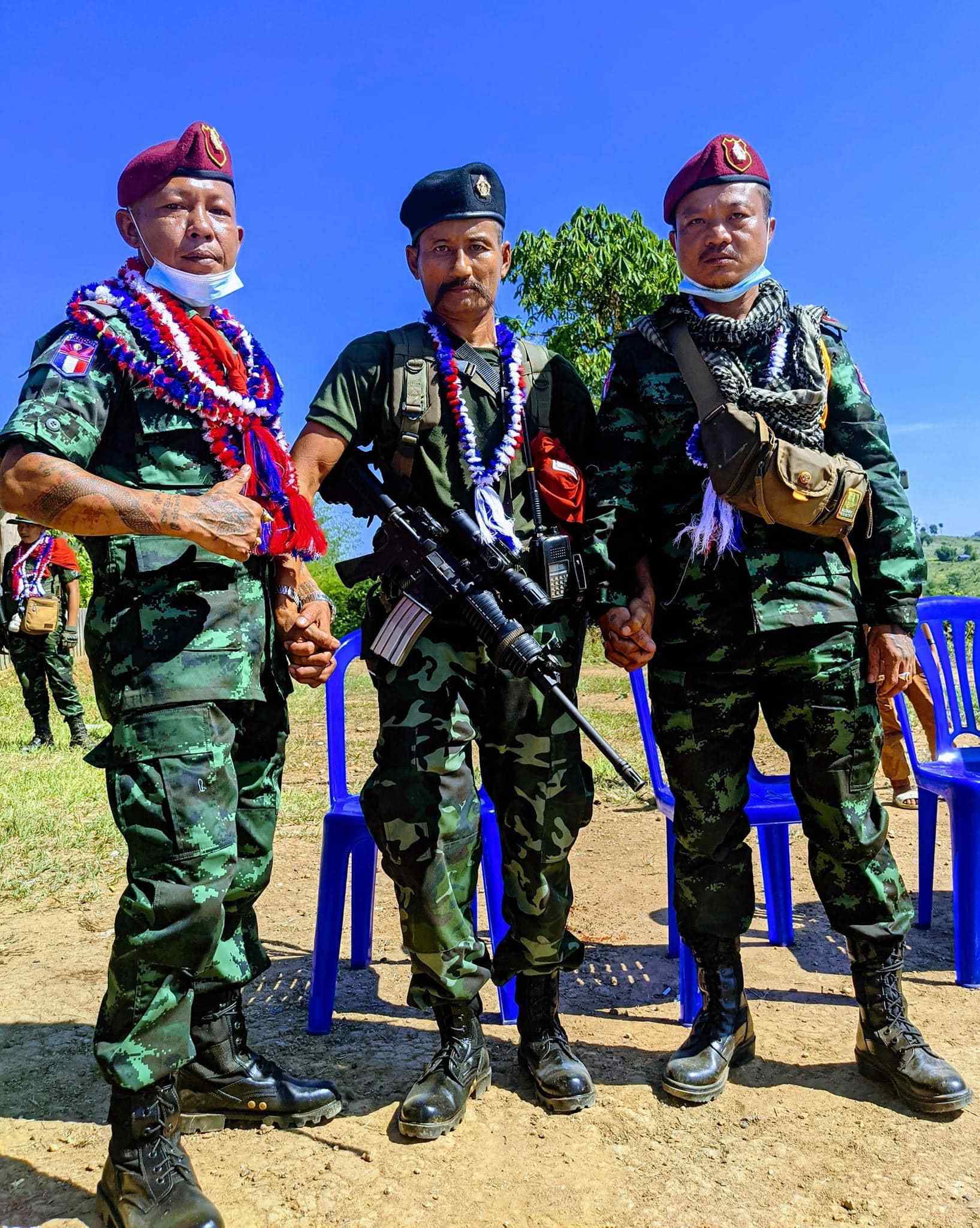 原创克伦民族保卫组织为新加入的200多名民主克伦仁爱军士兵举行欢迎