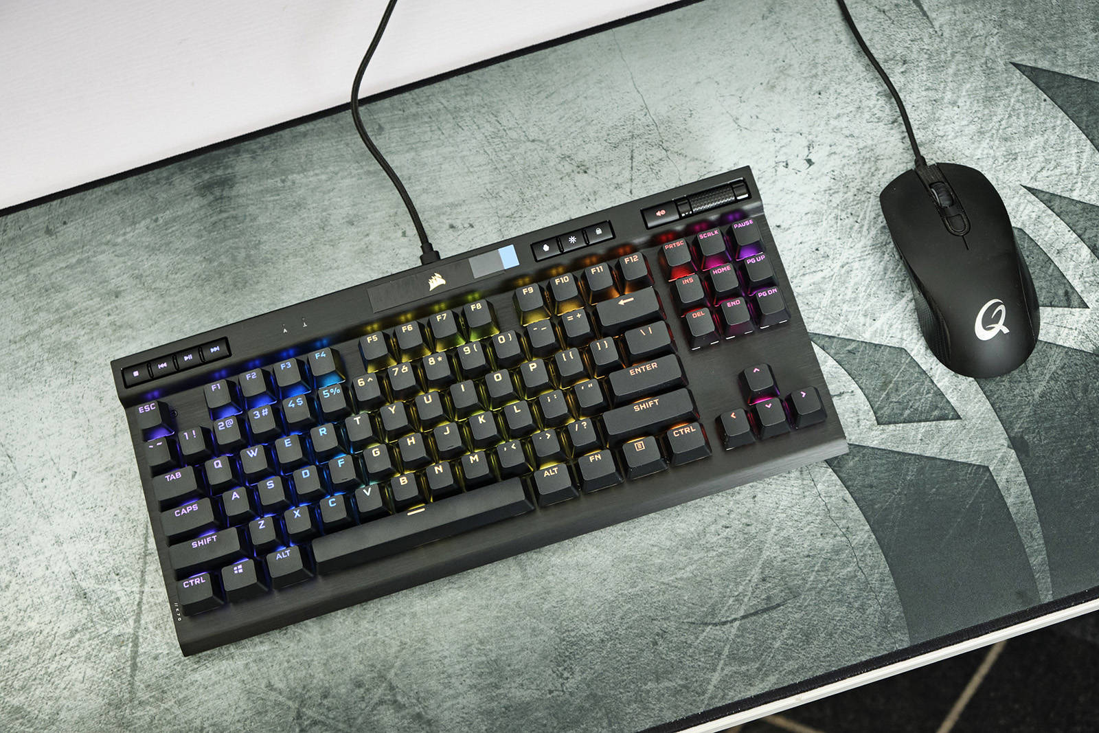 硬核电竞唯快不破美商海盗船k70rgbtklopx光轴机械键盘