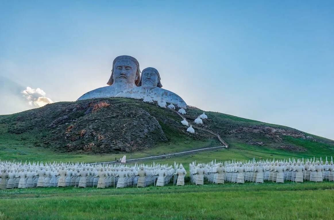 霍林郭勒可汗山简介图片