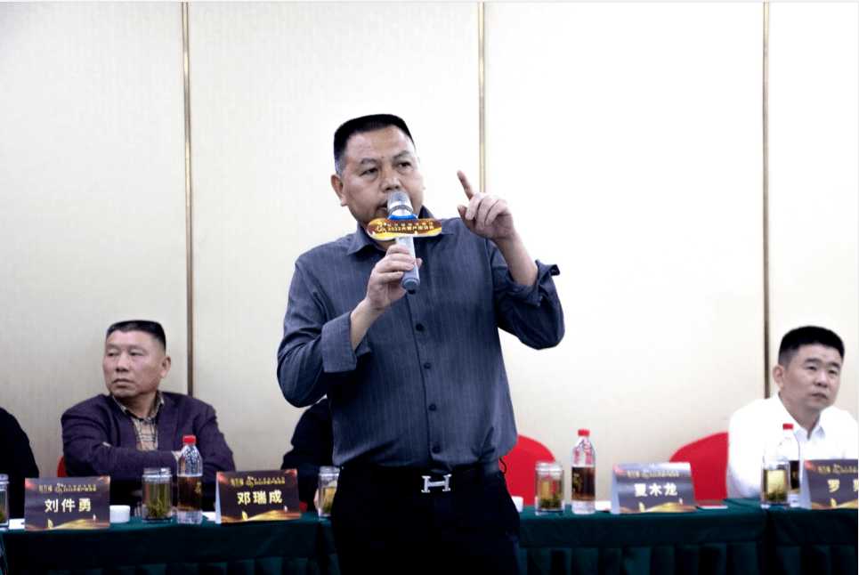 张万福珠宝集团2022享湘力大客户座谈会圆满结束