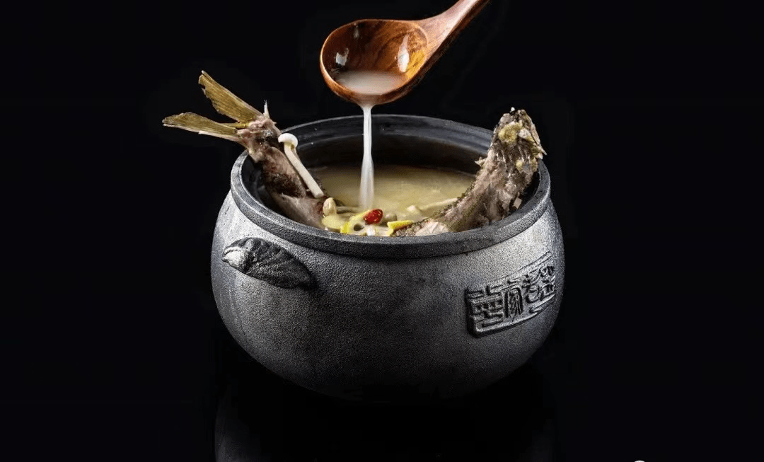 荥经——一座颜值和美味都在线的城市_砂锅雅鱼_鱼汤_舌尖