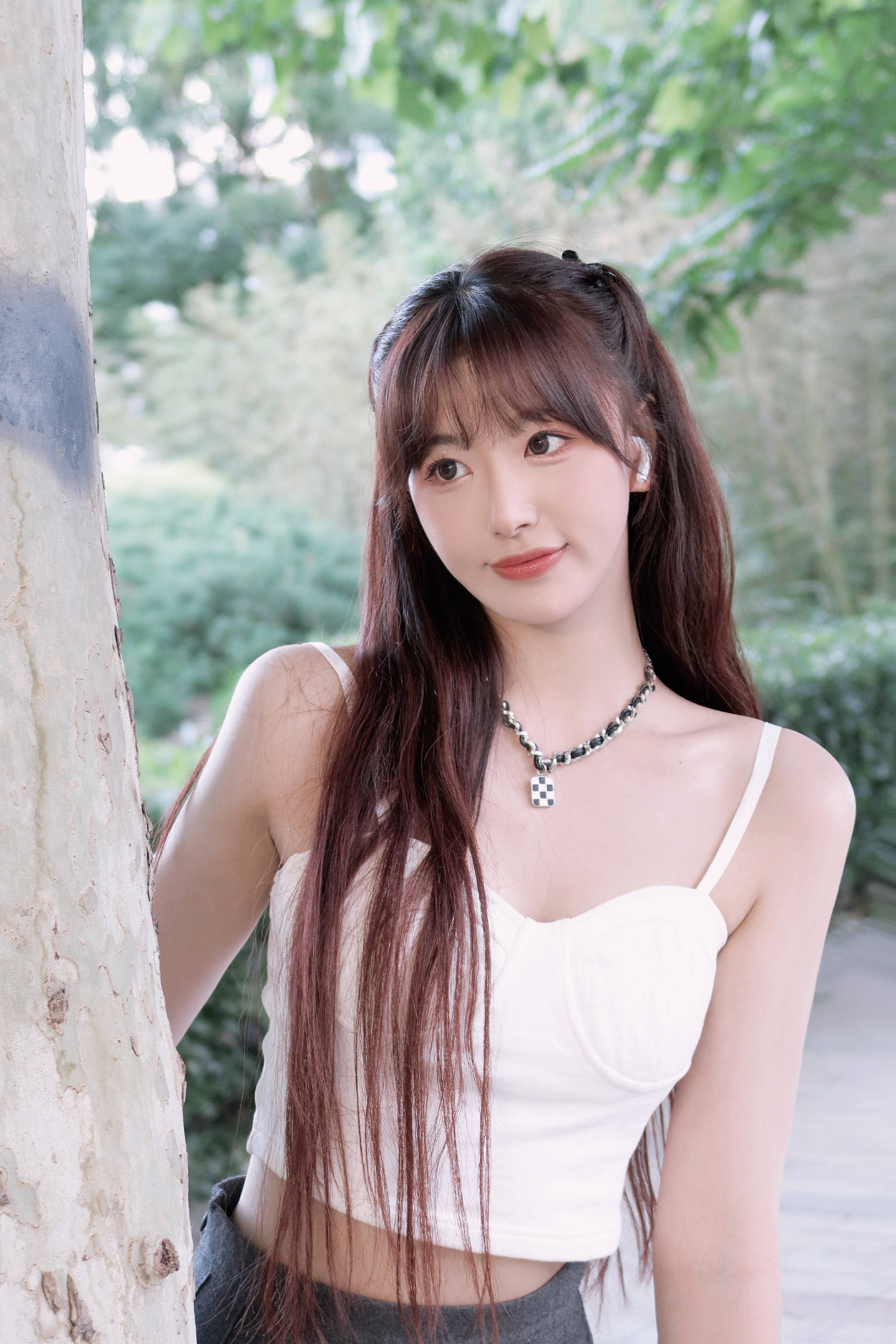 孔雪儿初夏小清新写真 着白色吊带超短裙性感动人-搜狐大视野-搜狐