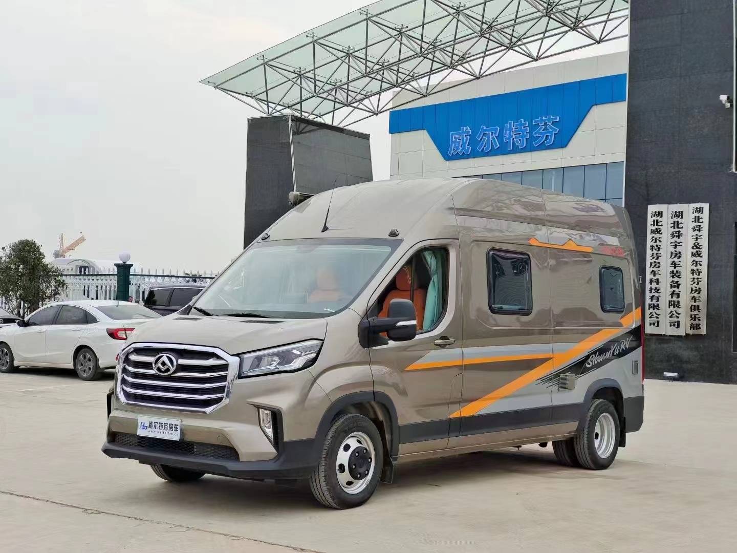 新款大通v90后驱后双胎房车外观大气配置齐全买b型房车就选它