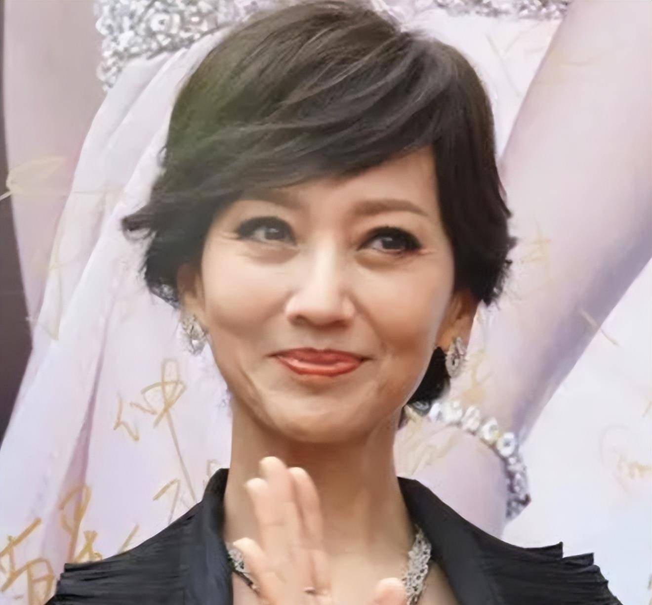 冻龄女神都是假的,12位老牌女星现状!-搜狐大视野-搜狐新闻