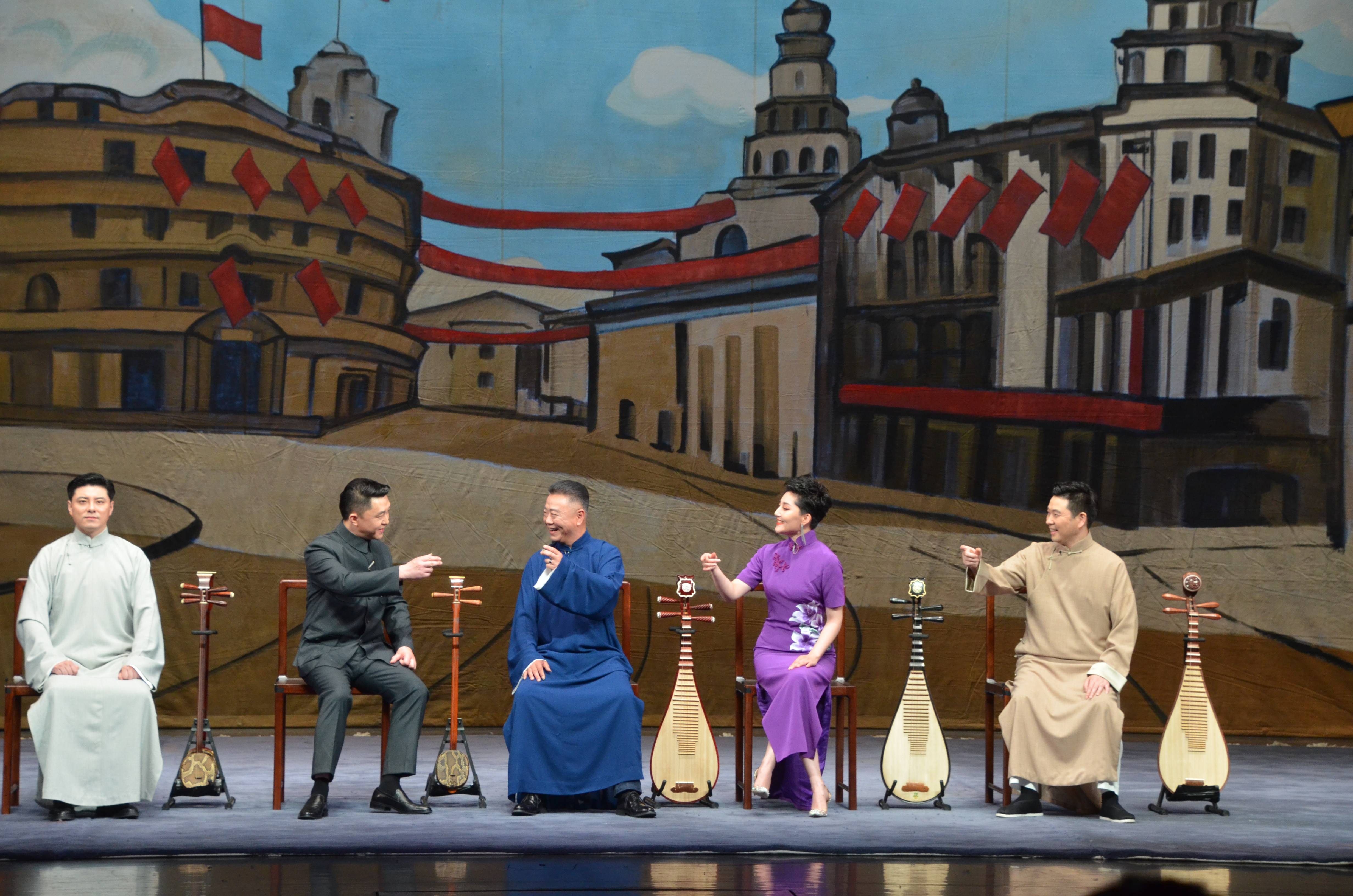 上海评弹艺术传习所(上海评弹团)国家一级演员.