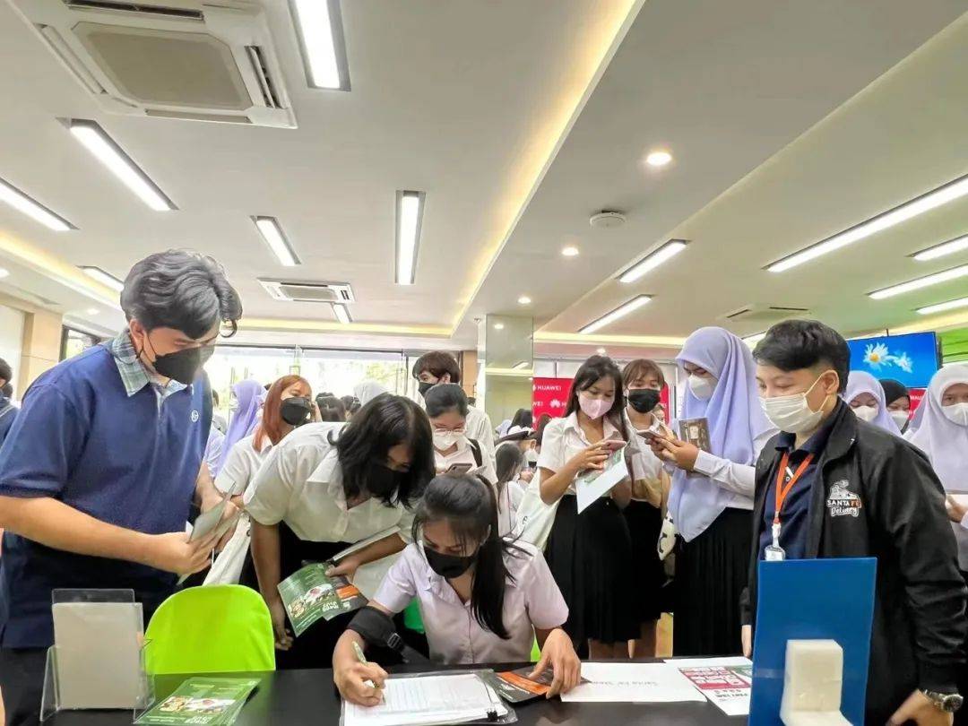 泰国格乐大学举办迎新活动更有华为等优秀兼职企业等你来选