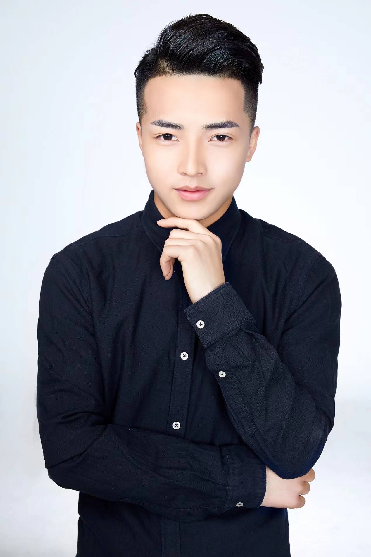 笑齿健口腔医院运营总监丰赟老师介绍凡是从事美容美发行业的人员都