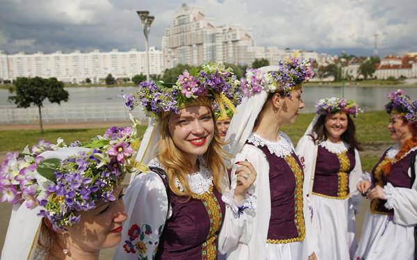 白俄罗斯女子颜值高，女性却为出嫁发愁，只因当地的这项规定！