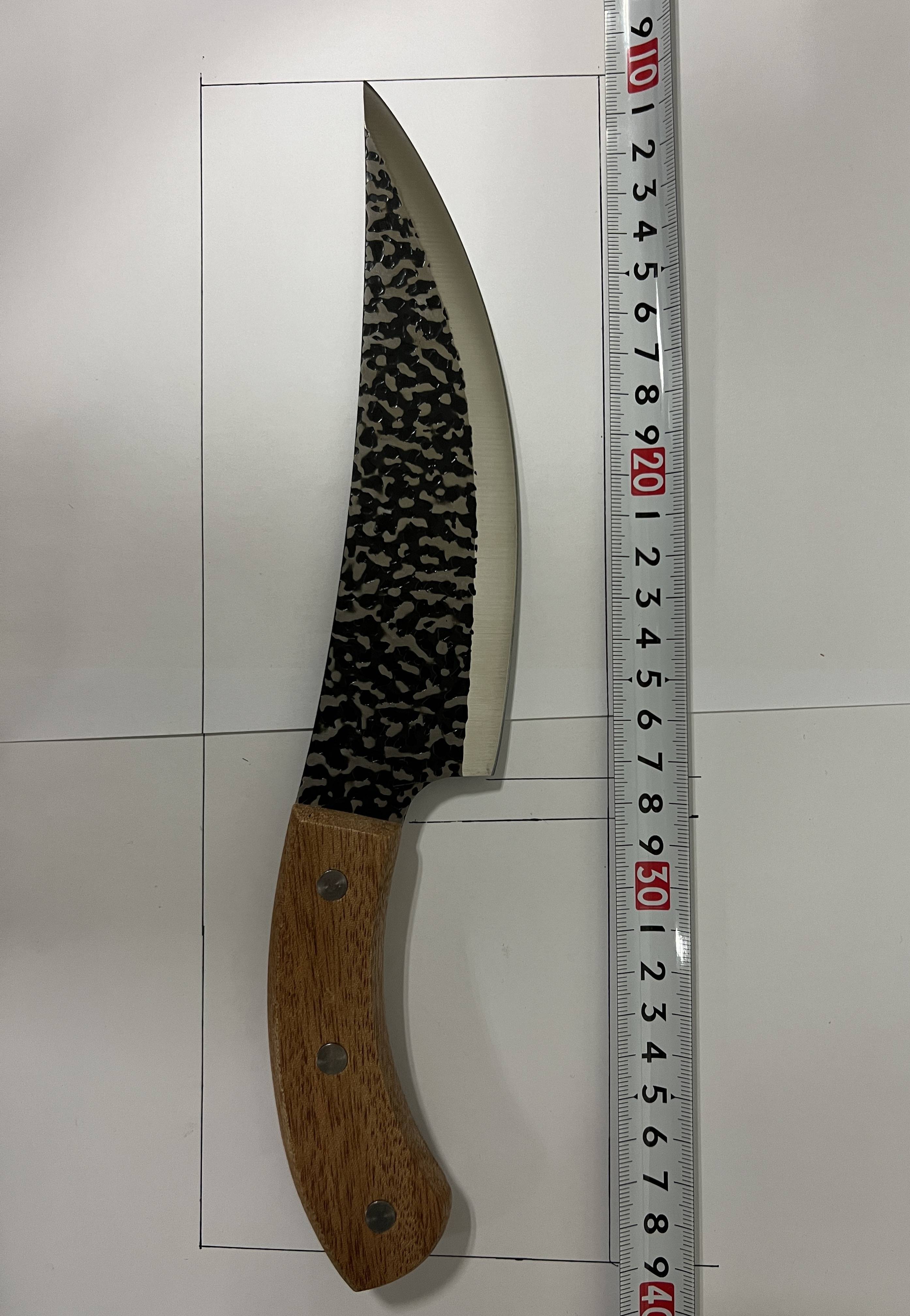 四川眉山:一男子携带管制刀具进站被铁路警方行政拘留