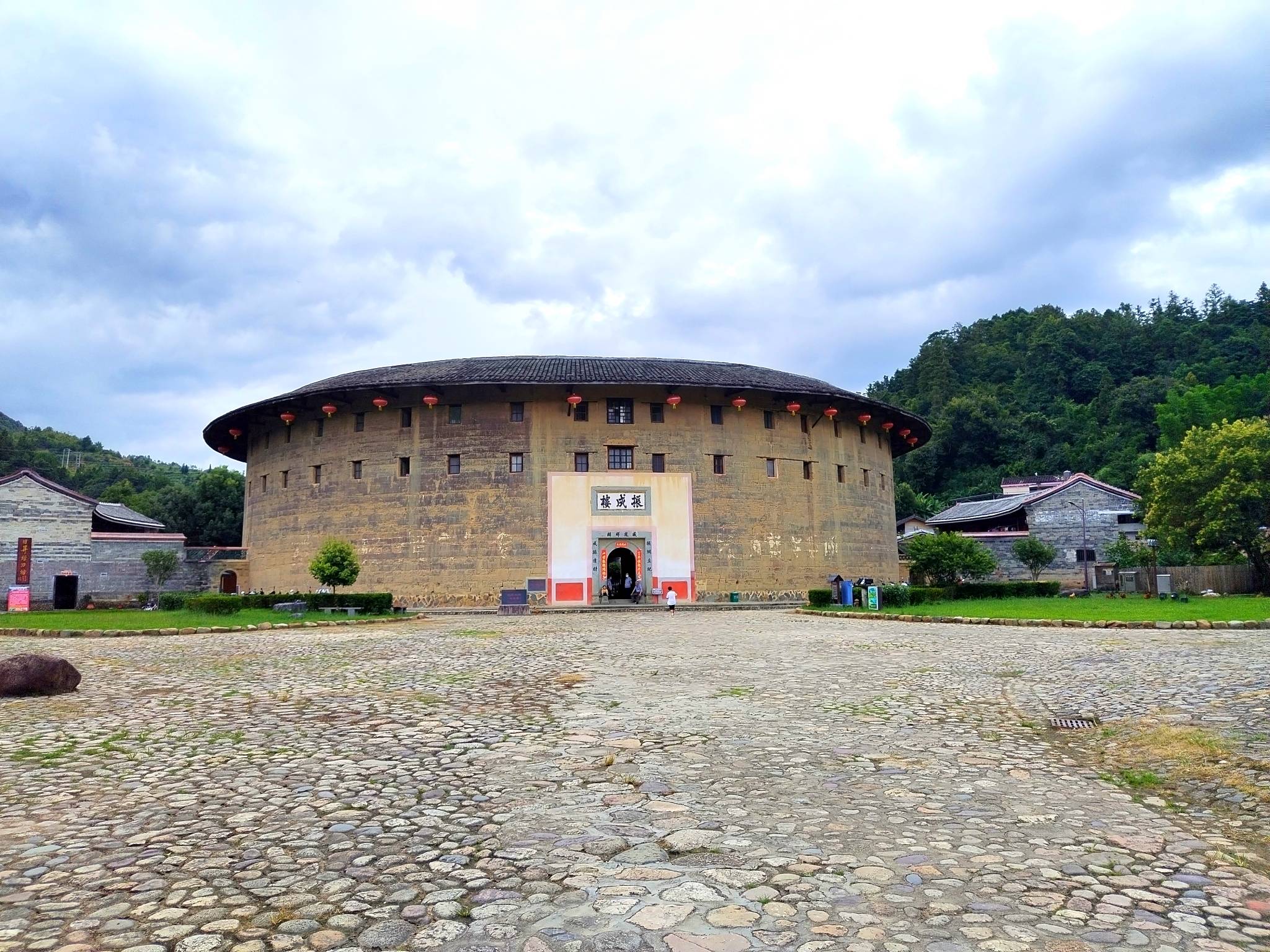 小马嘟嘟景区智能代步车走进永定客家土楼——畅游神秘古建筑!