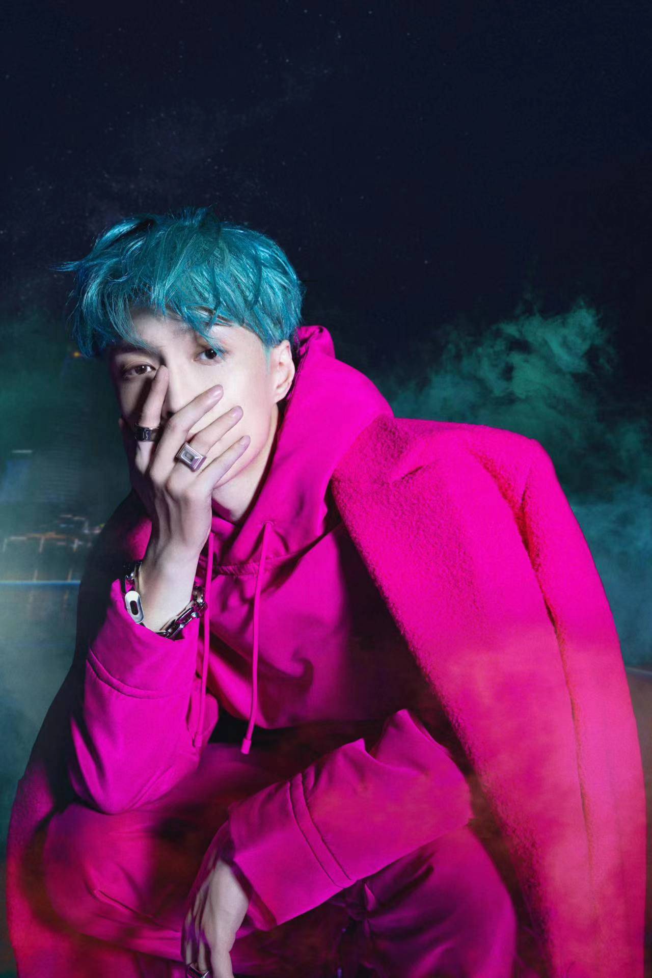 张艺兴大航海启航firework线上演唱会top级唱跳舞台引爆全网