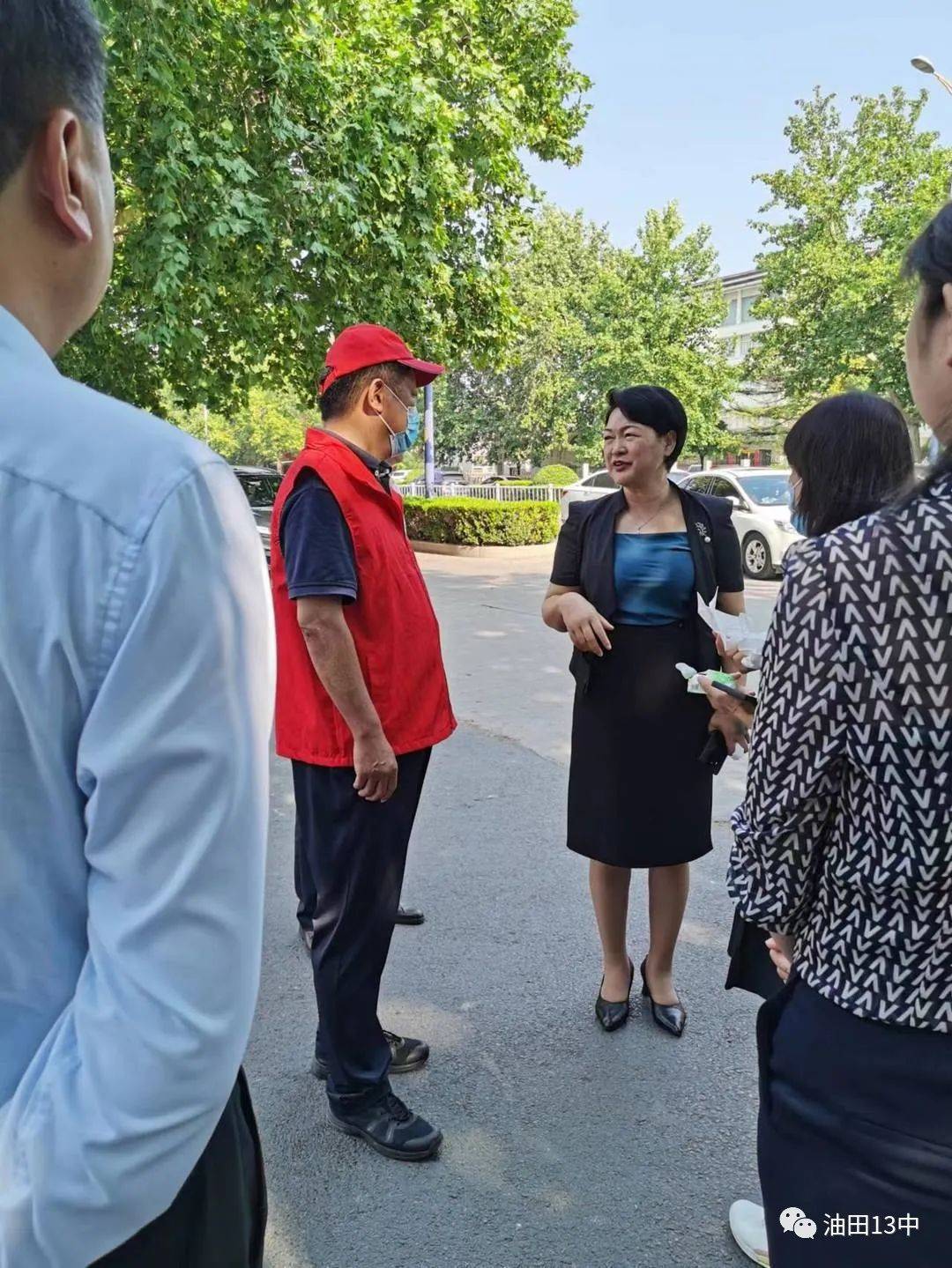 文明创建 党员先行——濮阳市油田第十三中学党支部8月5日主题党日