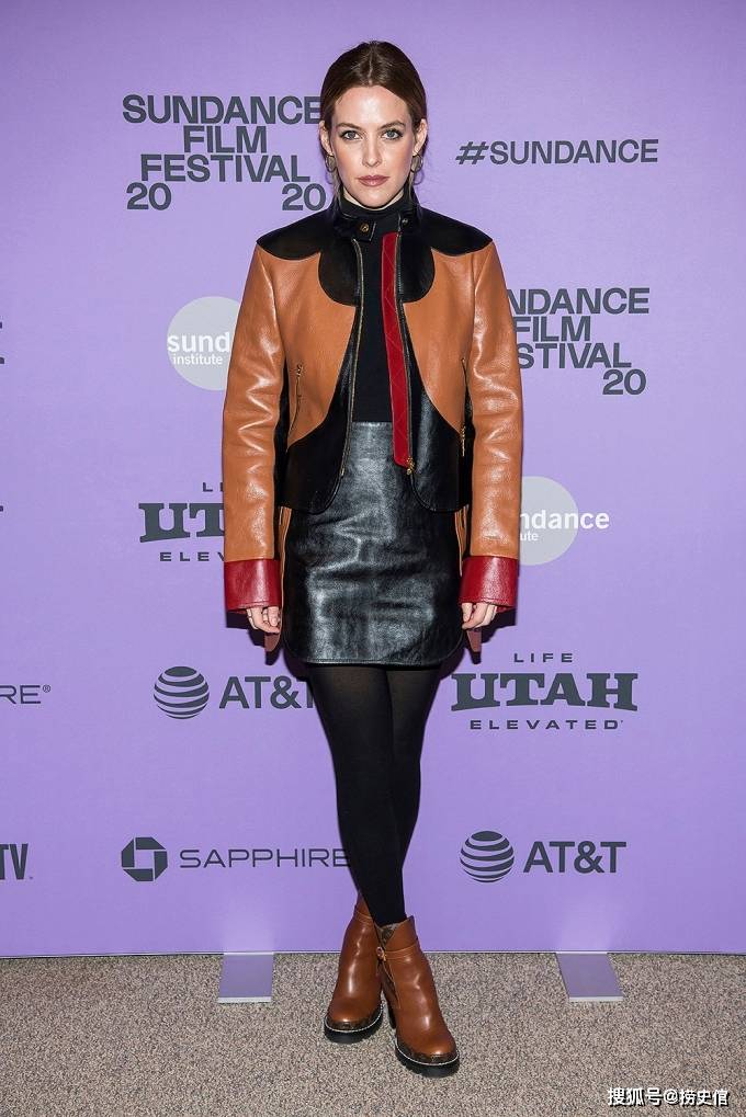 端庄的美女莱莉·科奥,她的外祖父是"猫王"埃尔维斯·普雷斯利_莱利