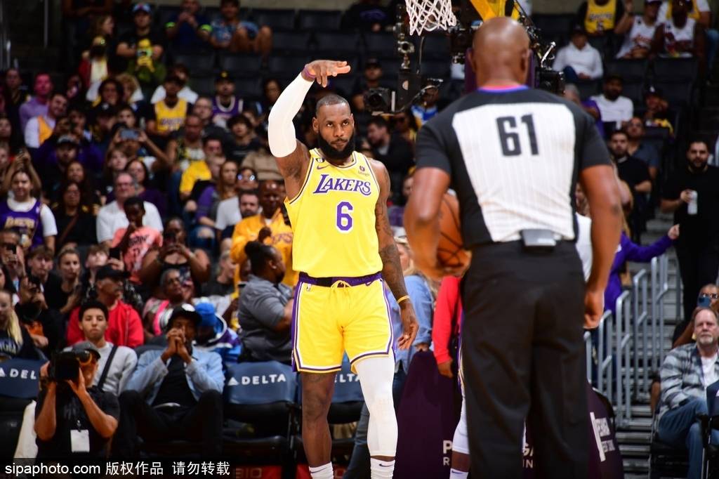 湖人核心詹姆斯赛程强度分析 高光对决与西部强队交锋日程