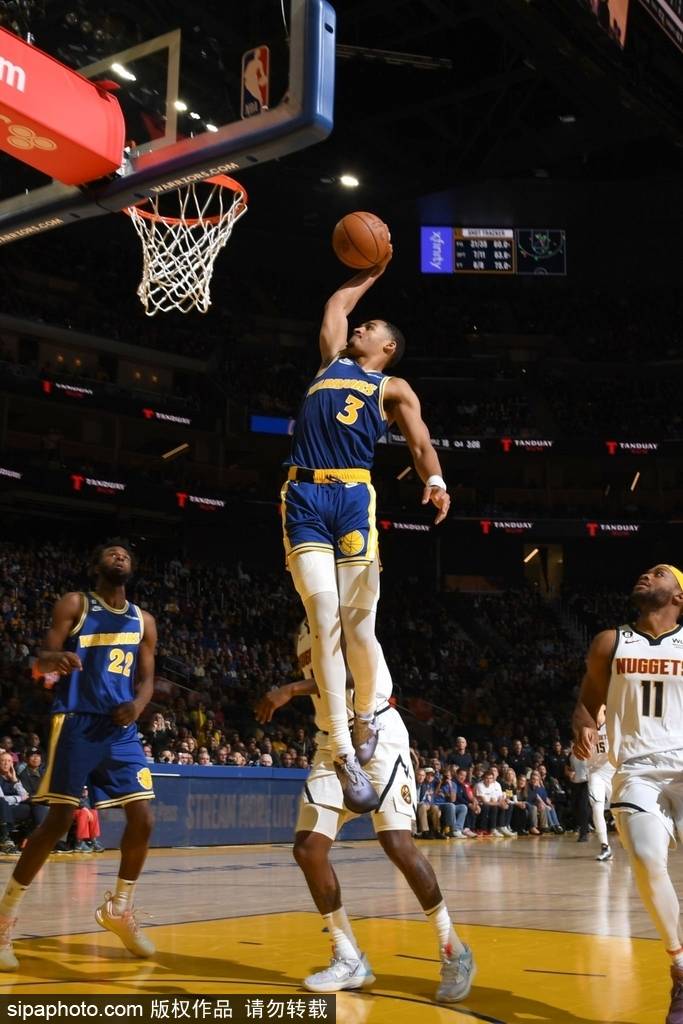 库里与掘金队的巅峰对决谁将主宰赛场风云