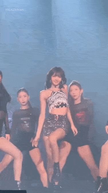 Lisa穿吊带短裤性感热舞 身姿妖娆眼神放电好辣妹-搜狐大视野-搜狐新闻