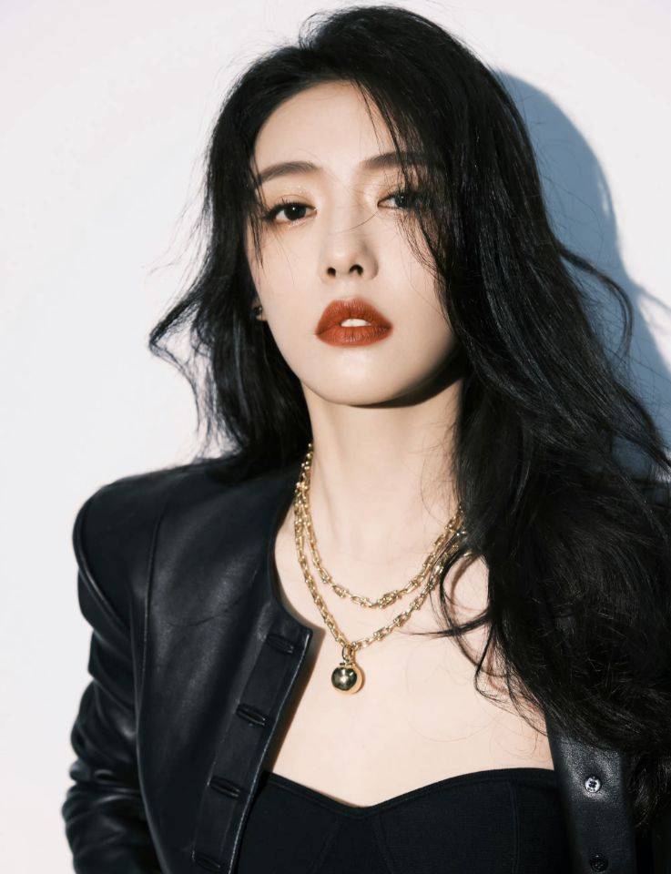 女星蔡文静时尚写真：清丽姣美、眉目如画-搜狐大视野-搜狐新闻