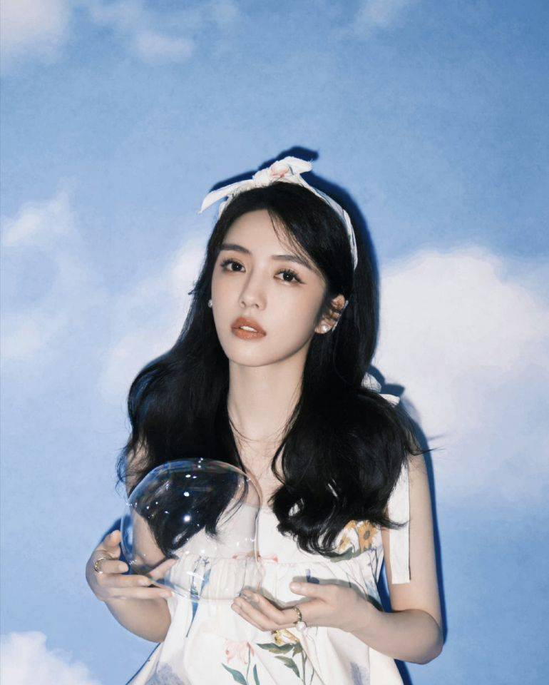 女星蔡文静时尚写真：清丽姣美、眉目如画-搜狐大视野-搜狐新闻