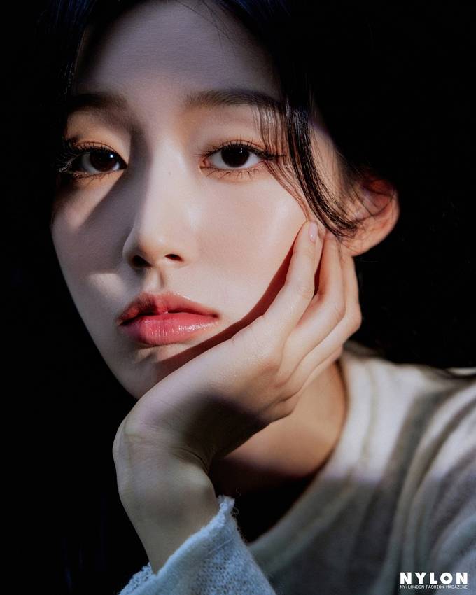 郑艺仁拍杂志写真秀美貌纯纯少女气质好治愈