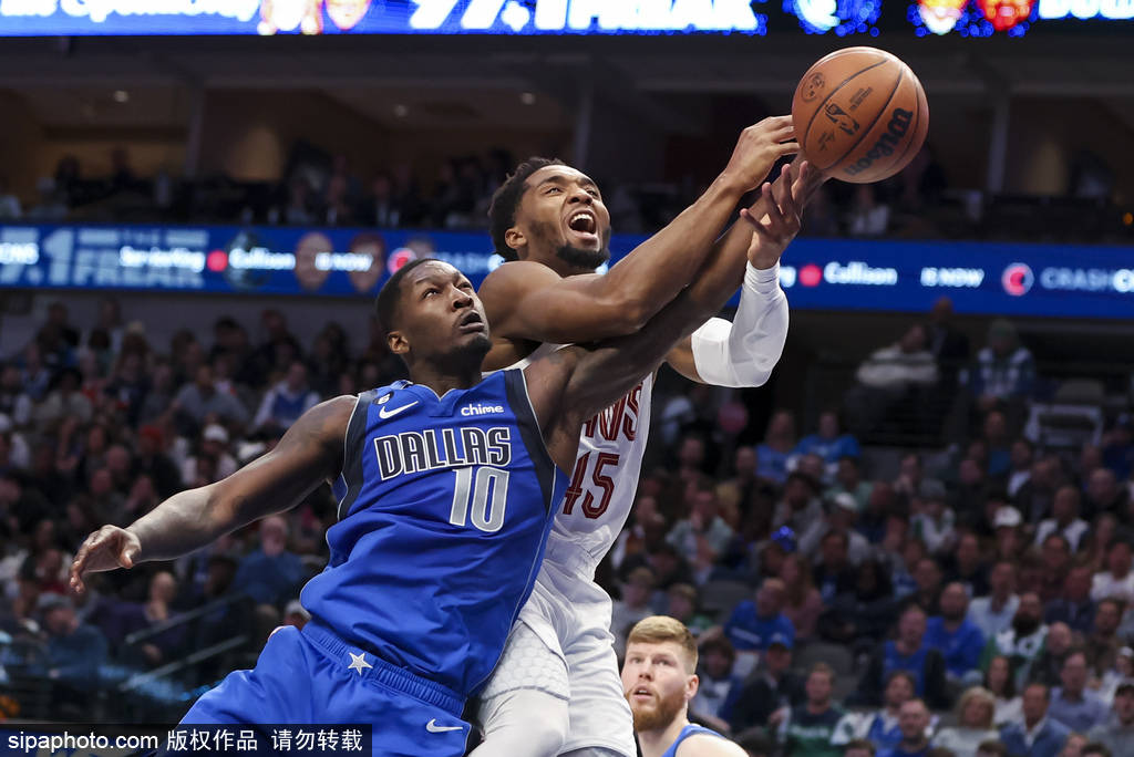 独行侠主场迎战爵士