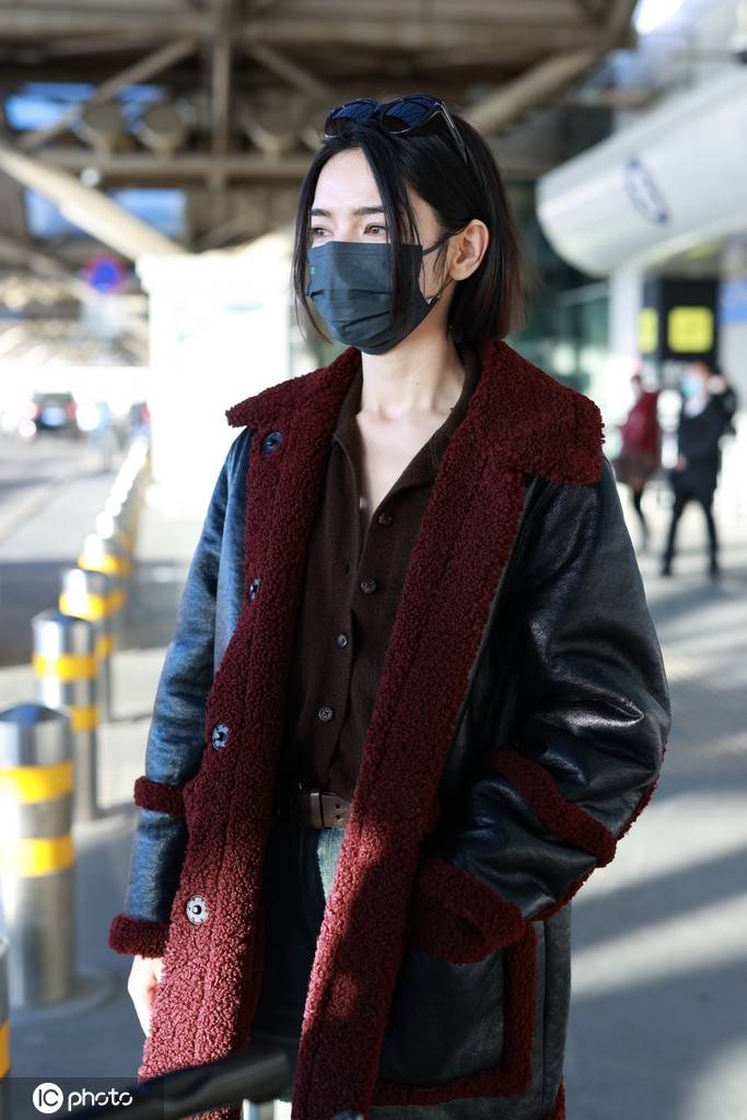 代斯现身北京机场 身材高挑气质非凡-搜狐大视野-搜狐新闻