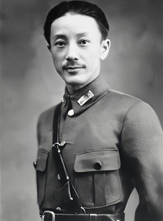 蒋光鼐1933年蒋光鼐与李济深,陈铭枢,蔡廷锴等人发放了福建事变,事变