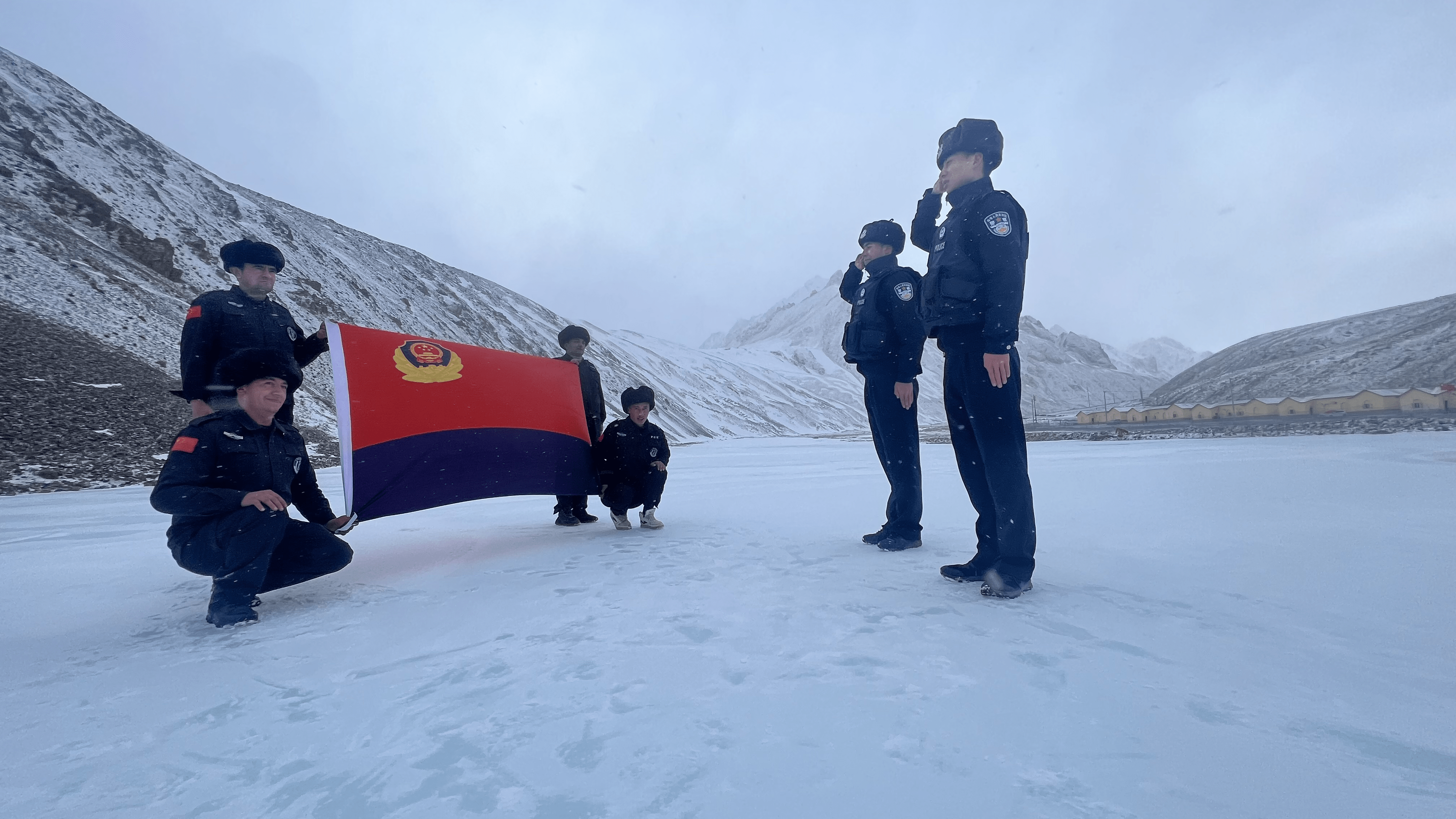 喜迎警察节 巡边话忠诚