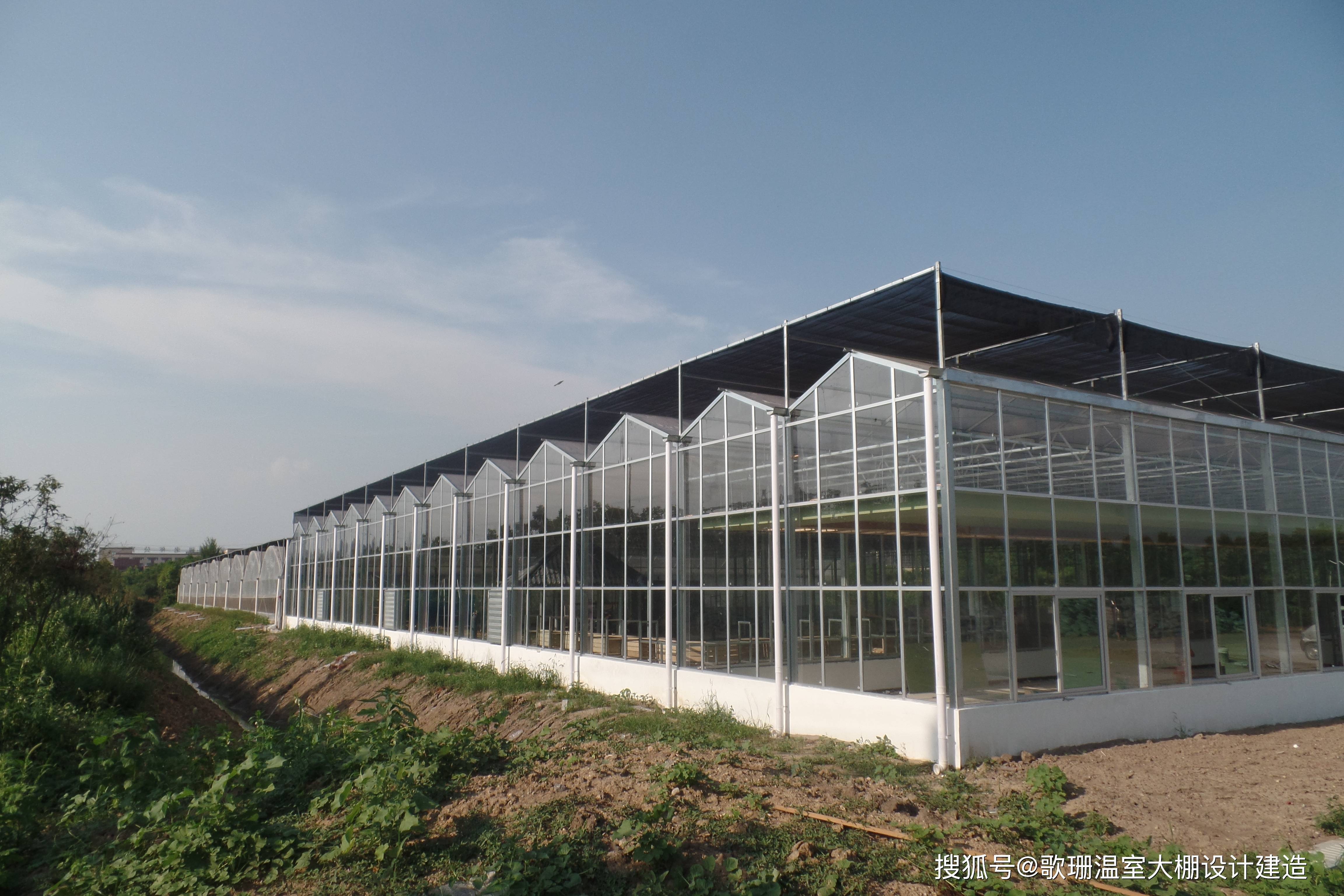 透光,美观,安全等性能特点,一般采用玻璃或pc阳光板覆盖