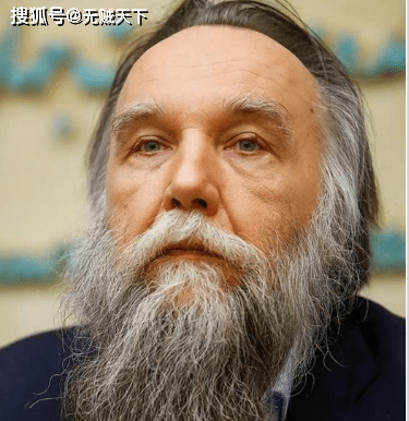 杜金作为现欧亚主义思想的始作俑者和集大成者,反对西方由美国主导的