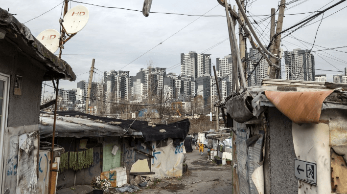 韩国江南区最后的贫民窟发生火灾 约500人紧急撤离