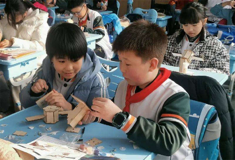 青岛同安路小学组织”劳动教育“开学第一课 (图16)