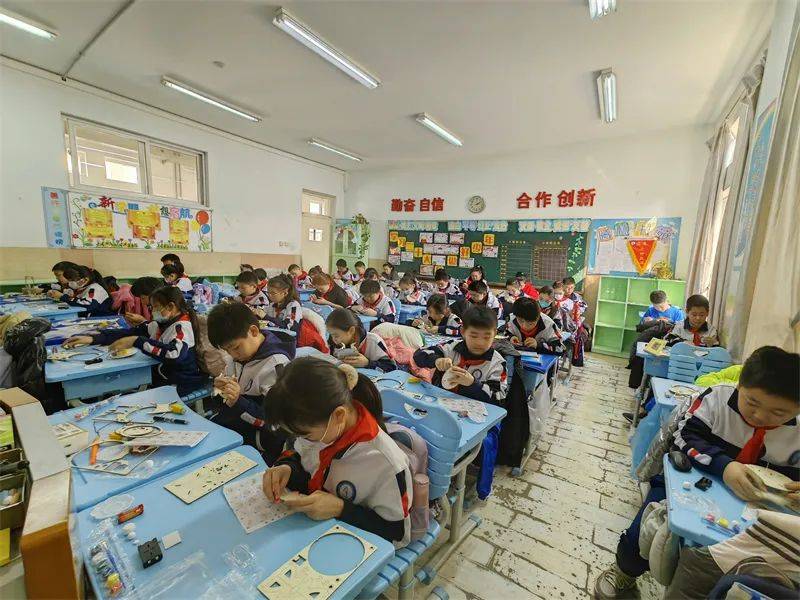 青岛同安路小学组织”劳动教育“开学第一课 (图13)