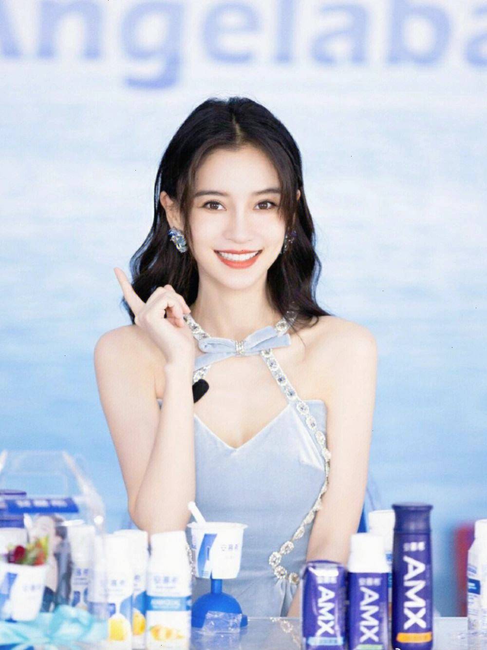 2022年中国最火女明星前十名_杨颖_五官_作品